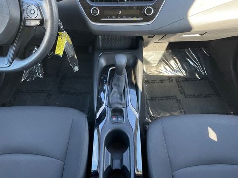 Used 2020 Toyota Corolla LE FWD image 9