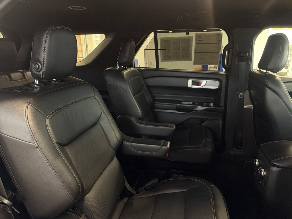 Used 2020 Ford Explorer Limited w/ Hybrid Equipment Group 310A AWD/4WD image 25