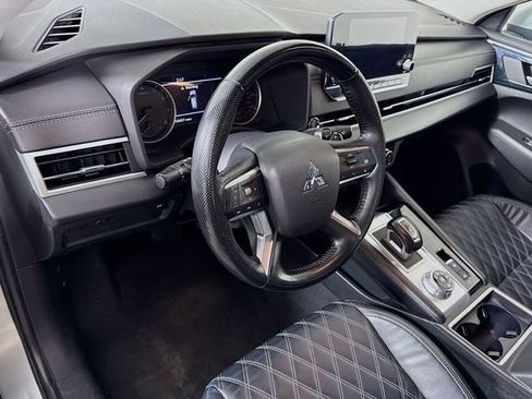 Used 2022 Mitsubishi Outlander SEL image 10