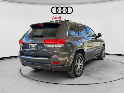 Used 2020 Jeep Grand Cherokee Overland RWD image 5