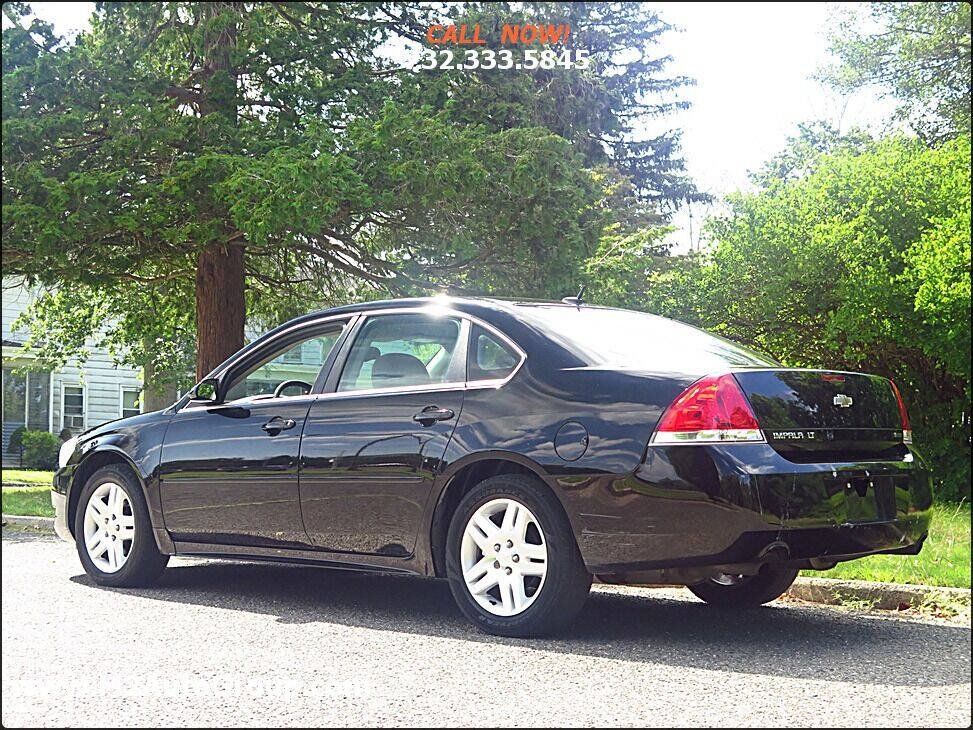 Used 2016 Chevrolet Impala LT FWD image 3