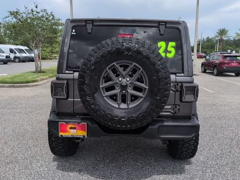 Used 2025 Jeep Wrangler Unlimited Sport AWD/4WD image 5