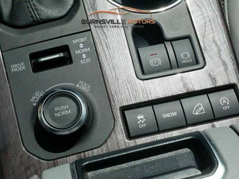 Used 2020 Toyota Highlander Platinum image 25
