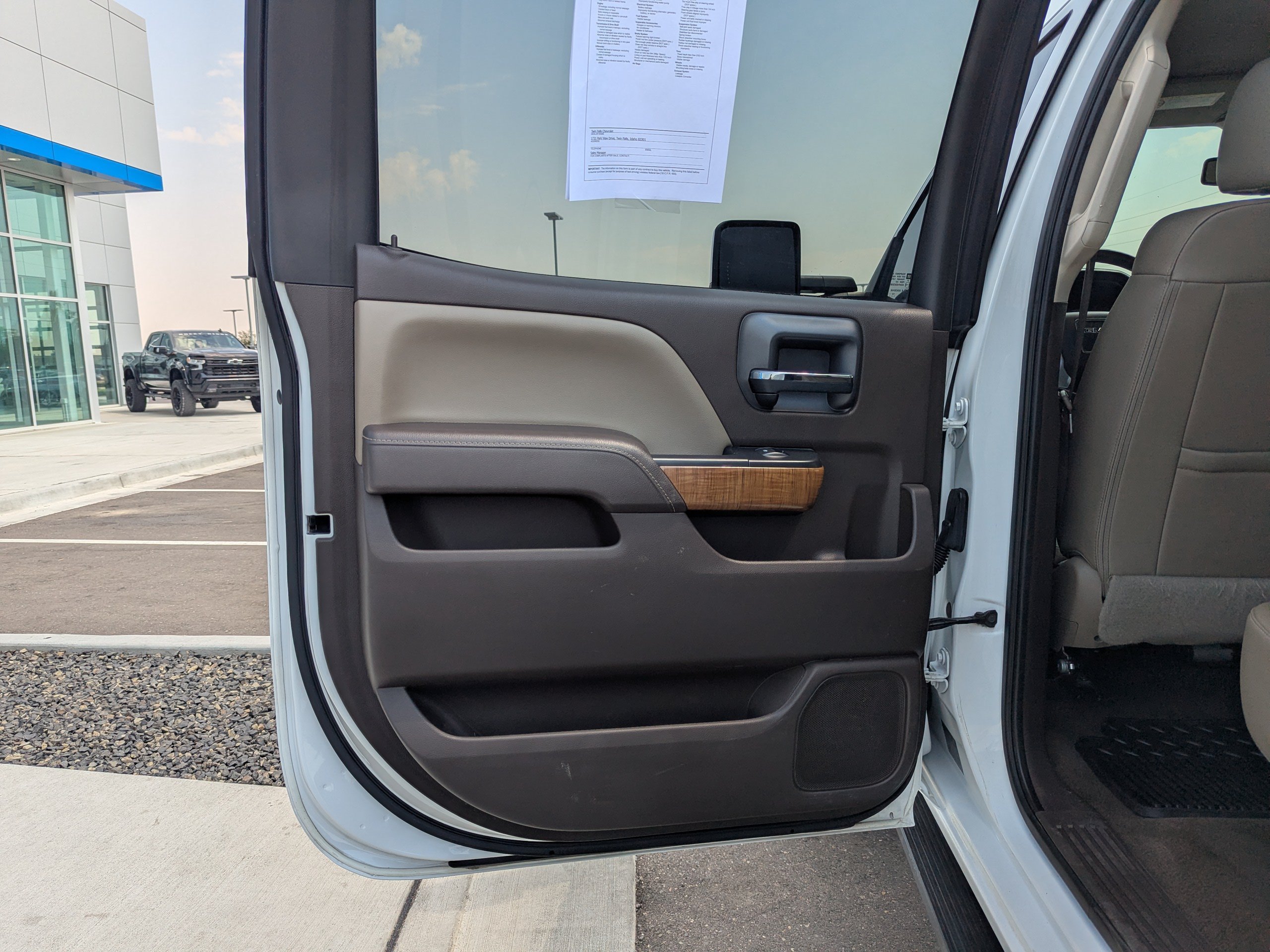 Used 2017 GMC Sierra 3500 SLT w/ Duramax Plus Package AWD/4WD image 28