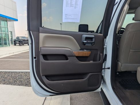 Used 2017 GMC Sierra 3500 SLT w/ Duramax Plus Package AWD/4WD image 28