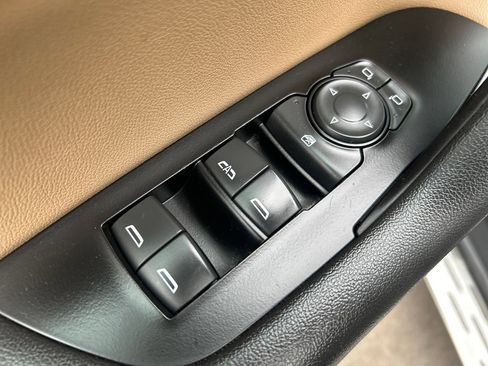 Used 2023 Chevrolet Blazer Premier w/ Enhanced Convenience Package FWD image 19