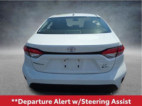 Used 2026 Toyota Corolla LE FWD image 5
