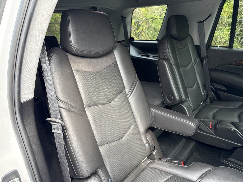 Used 2020 Cadillac Escalade Luxury AWD/4WD image 33