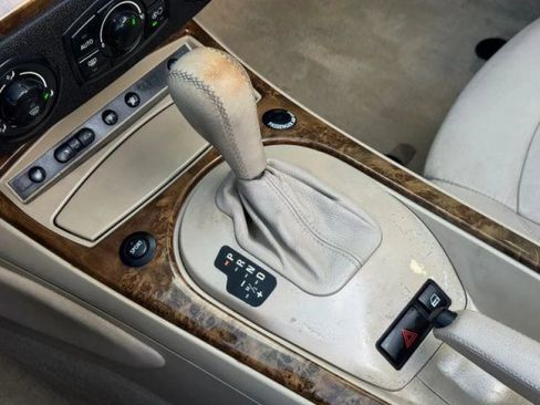 Used 2005 BMW Z4 2.5i RWD image 37