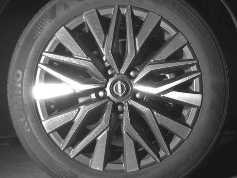 Used 2025 Nissan Altima 2.5 SV FWD image 12