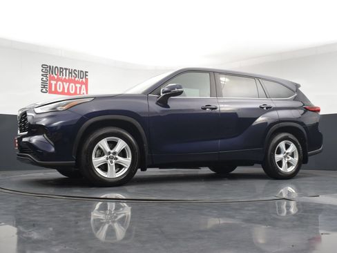 Used 2023 Toyota Highlander L FWD image 26