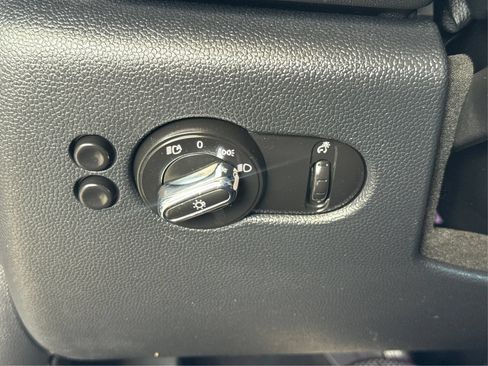 Used 2018 MINI Cooper 4-Door Hardtop FWD image 18