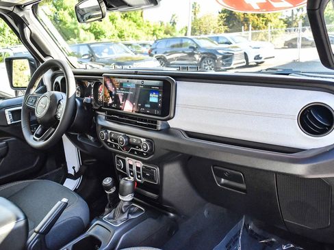 Used 2024 Jeep Wrangler Sport S image 11