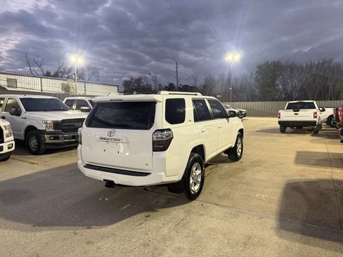 Used 2018 Toyota 4Runner SR5 RWD image 5