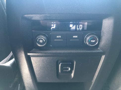 Used 2018 Chevrolet Traverse LT AWD/4WD image 23