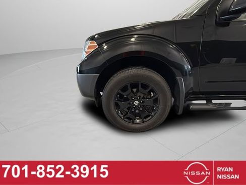 Certified 2018 Nissan Frontier SV w/ Value Truck Package AWD/4WD image 23