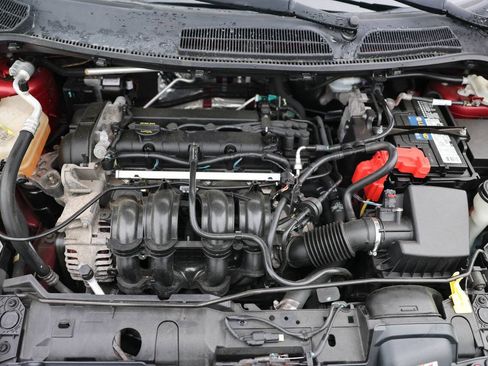 Used 2013 Ford Fiesta SE FWD image 36