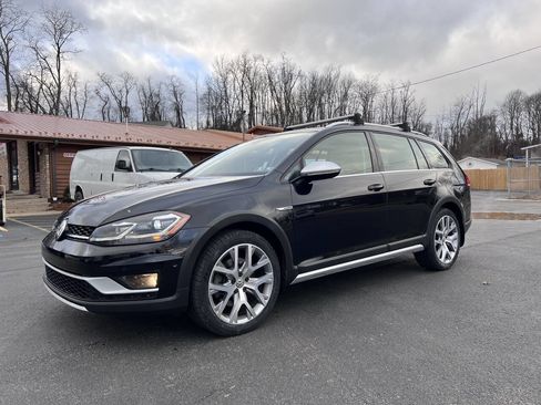 Used 2019 Volkswagen Golf Alltrack SEL image 1