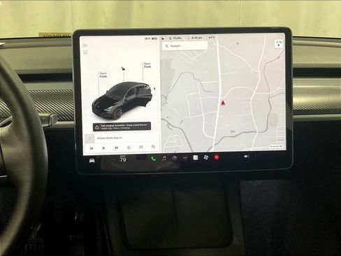 Used 2022 Tesla Model Y Long Range image 18