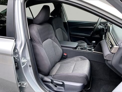 Used 2025 Toyota Camry LE FWD image 9