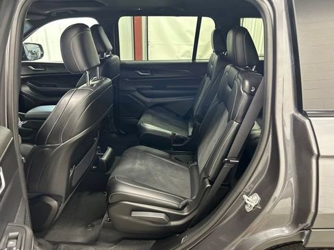 Used 2025 Jeep Grand Cherokee L Altitude AWD/4WD image 18