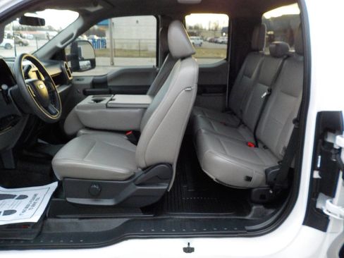 Used 2022 Ford F350 XL w/ Power Equipment Group image 17