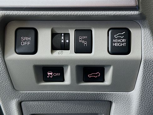 Used 2018 Subaru Forester 2.5i Limited image 17