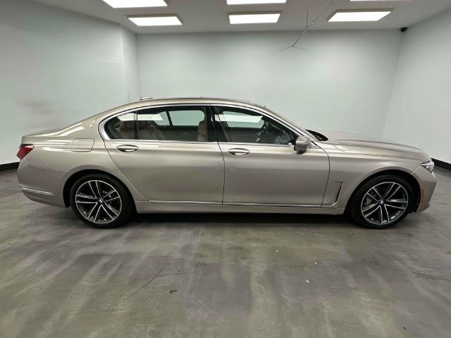 Used 2021 BMW 750i xDrive AWD/4WD image 7