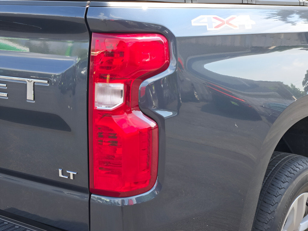 Certified 2022 Chevrolet Silverado 1500 LT AWD/4WD image 14