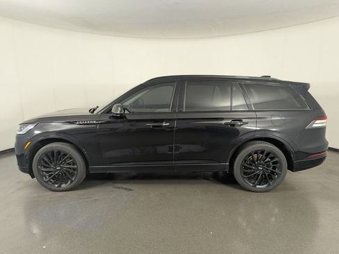 Used 2025 Lincoln Aviator Reserve w/ Jet Appearance Package image 5