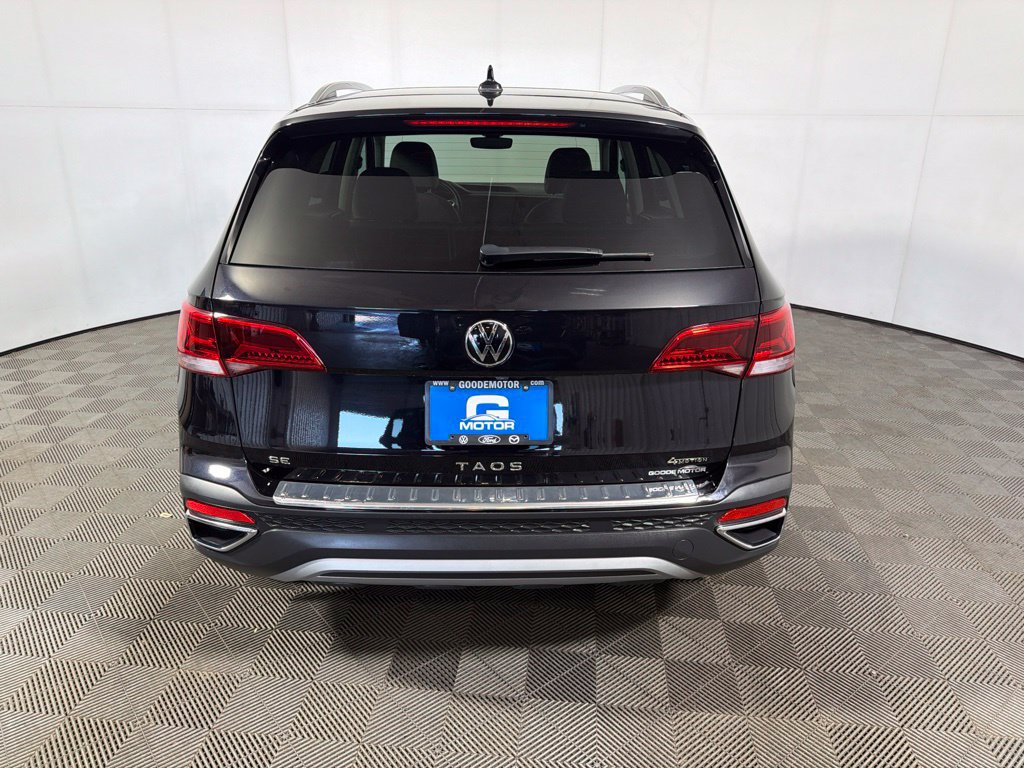 Certified 2024 Volkswagen Taos SE w/ Panoramic Sunroof Package AWD/4WD image 6
