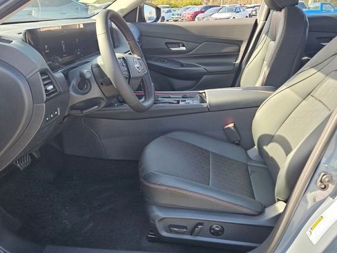 New 2026 Nissan Sentra SR w/ SR Premium Package FWD image 3