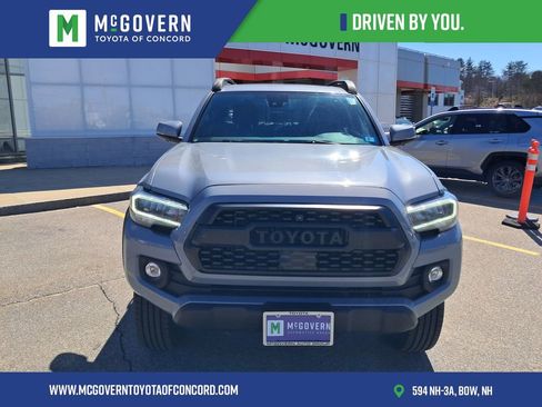 Used 2021 Toyota Tacoma TRD Off-Road w/ TRD Premium Off Road Package AWD/4WD image 7