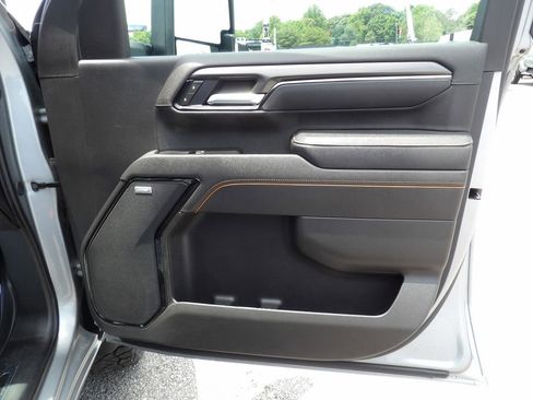 Used 2025 GMC Sierra 2500 AT4 AWD/4WD image 44