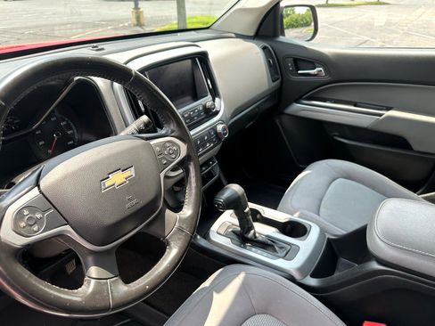 Used 2018 Chevrolet Colorado LT image 17