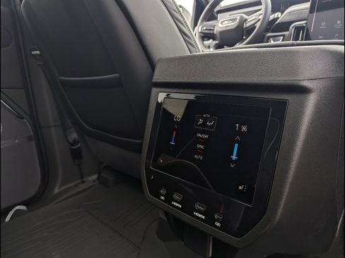 New 2026 GMC Yukon AT4 Ultimate w/ LPO, Floor Liner Package AWD/4WD image 17