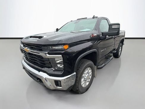 Used 2025 Chevrolet Silverado 2500 LT w/ Convenience Package AWD/4WD image 5