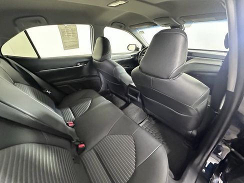 Used 2018 Toyota Camry SE image 13