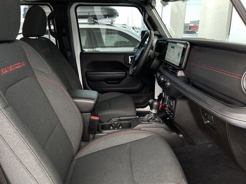 Used 2025 Jeep Wrangler Unlimited Rubicon image 23