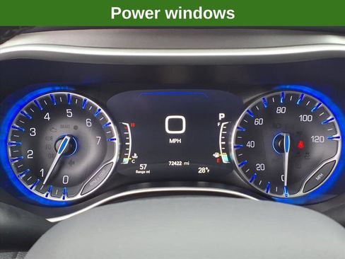 Used 2023 Chrysler Pacifica Touring-L FWD image 33