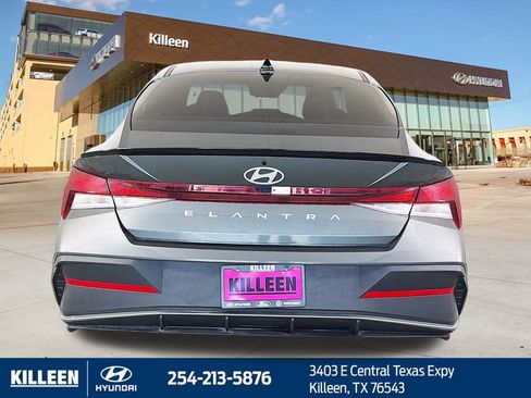 Used 2025 Hyundai Elantra Sport FWD image 8