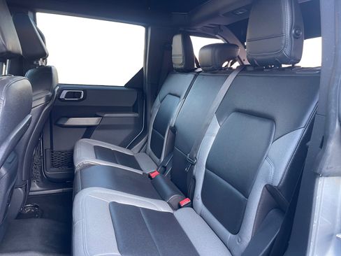 Used 2022 Ford Bronco Black Diamond image 13