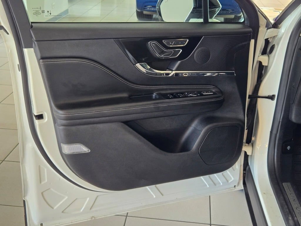 Used 2023 Lincoln Corsair AWD image 22