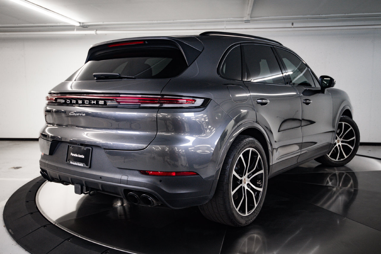 Certified 2024 Porsche Cayenne AWD/4WD image 7