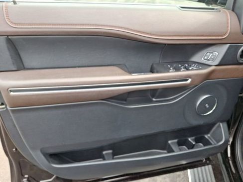 Used 2021 Ford Expedition Max King Ranch image 11