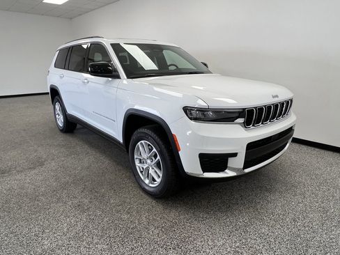 New 2025 Jeep Grand Cherokee L Laredo image 19