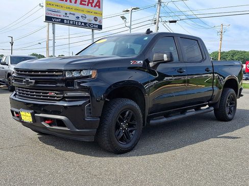 Used 2019 Chevrolet Silverado 1500 LT Trail Boss AWD/4WD image 3