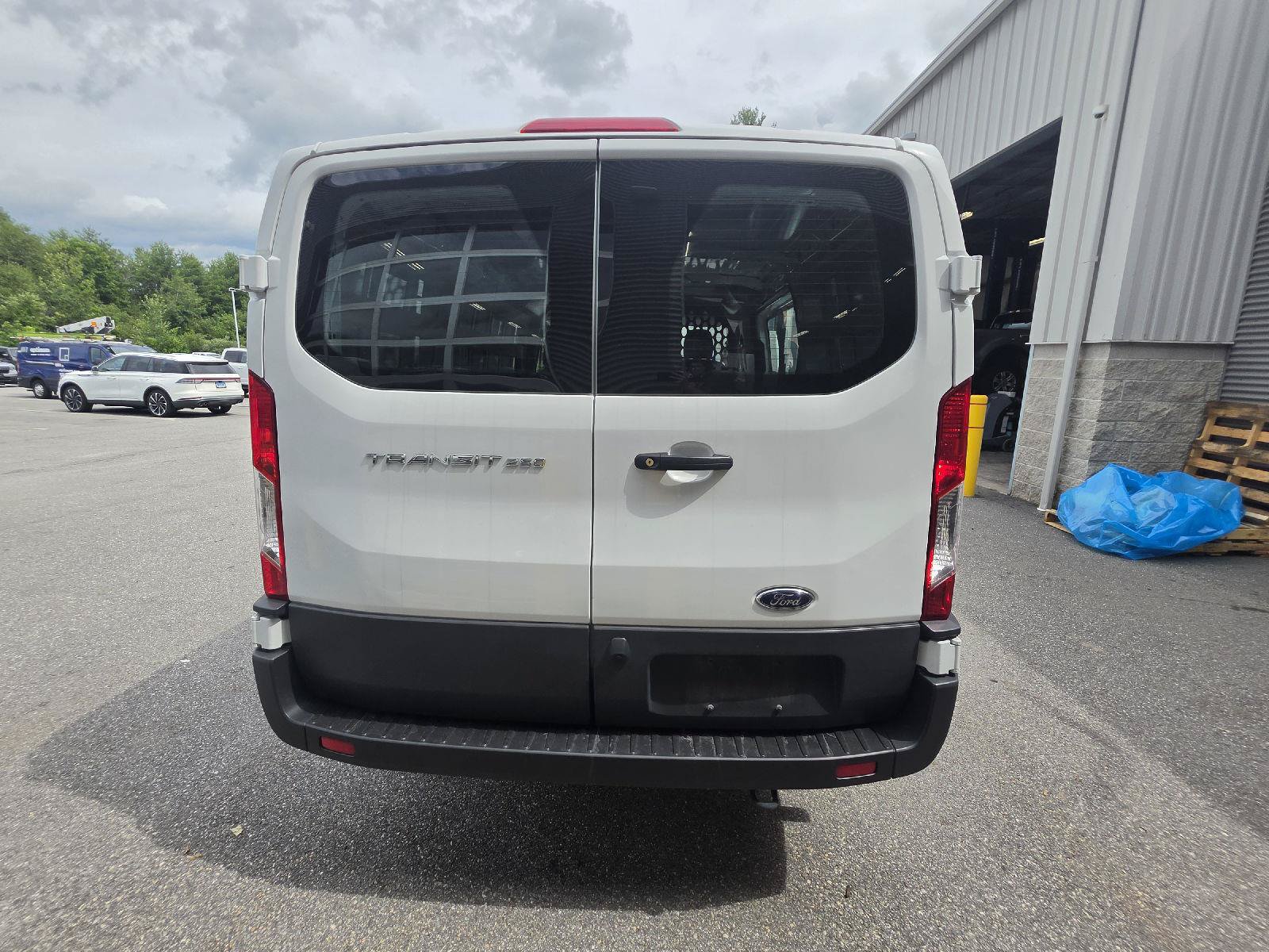 Used 2025 Ford Transit 250 Low Roof w/ Exterior Upgrade Package RWD image 4