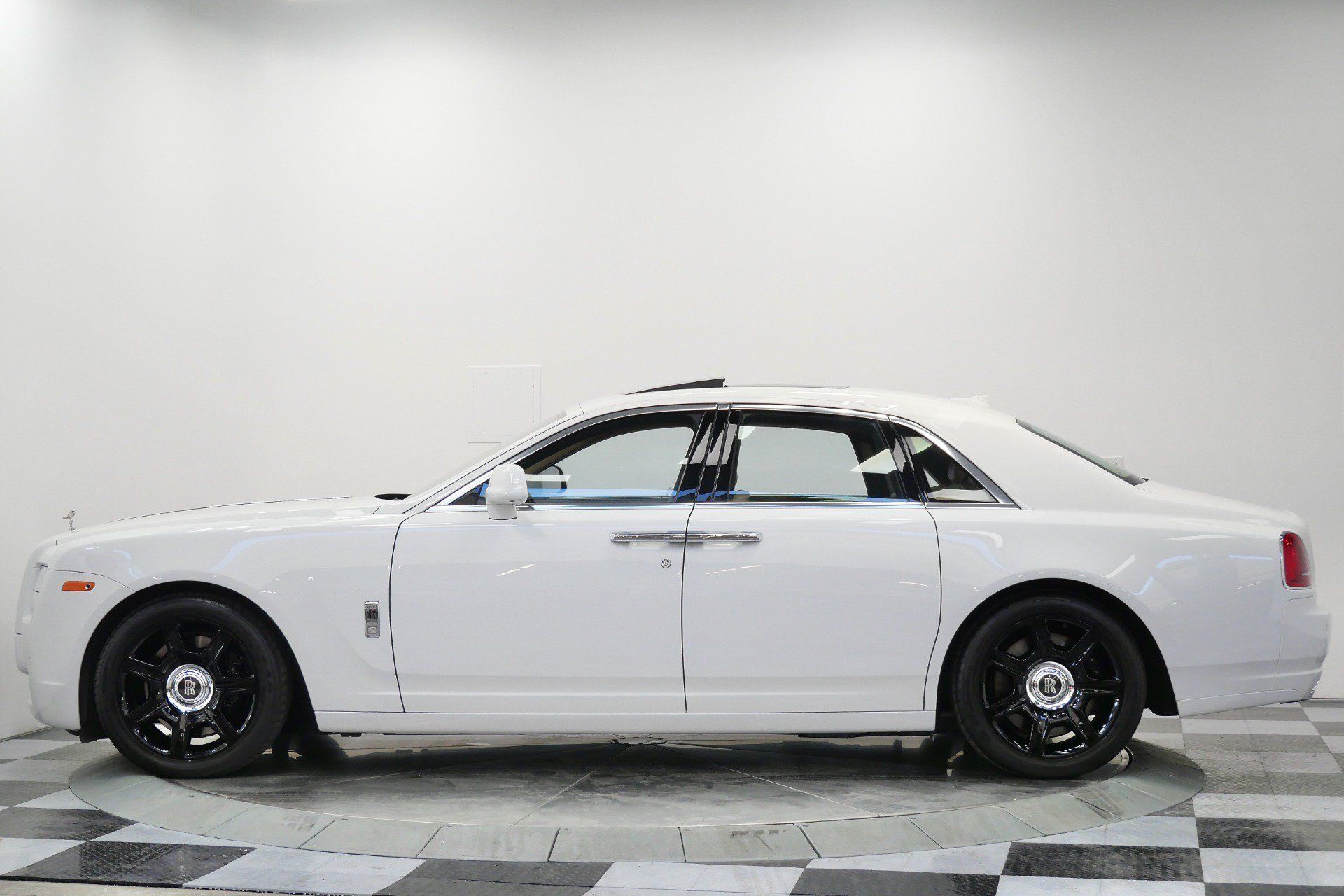 Used 2013 Rolls-Royce Ghost RWD image 55