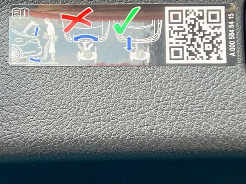 Certified 2025 Mercedes-Benz C 300 4MATIC Sedan image 30